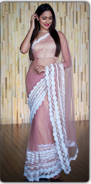 Actress Pragya Jaiswal in Sleeveless Pink Saree 4
